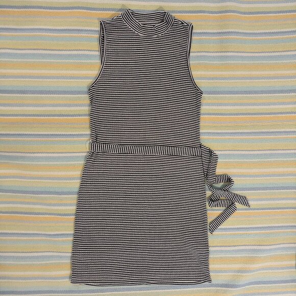 ⭐ Abercrombie & Fitch Striped Mock Neck Dress Size Small Tall - Picture 3 of 11